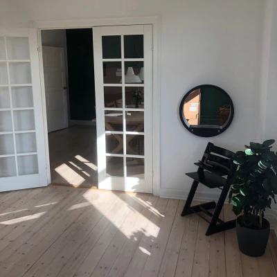 Lareira embutida circular preta com tempo de queima de 3 horas Lareira embutida circular preta com tempo de queima de 3 horas